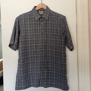 Haggar button down short sleeve shirt, Size M